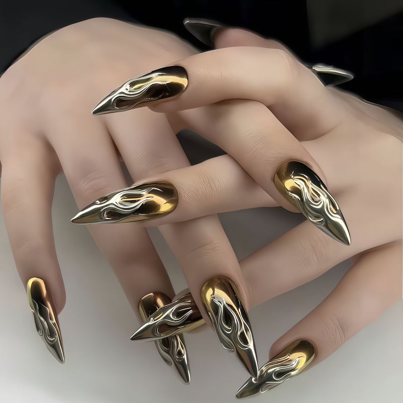 Nail Art Gold - เล็บปลอมแบบกดติด 24 ชิ้น ลายเปลวไฟ 3 มิติ