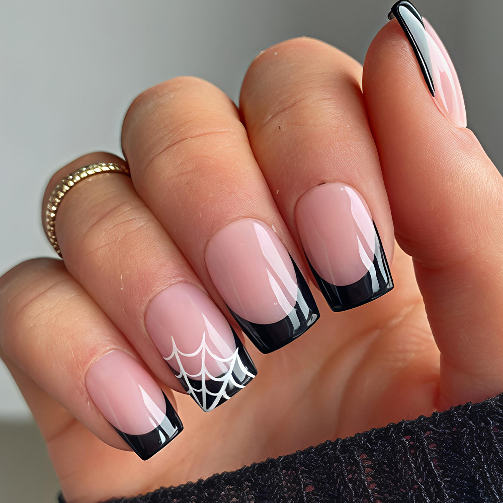 Nail Art Fake Nails - 24 ชิ้น เล็บปลอมลายฮาโลวีน สีชมพู ลายผีน่ารัก ลายใยแมงมุม