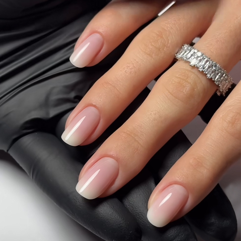 Nail Art Fake Nails - เล็บปลอมแบบกดติด 24 ชิ้น ลายกลิตเตอร์เรียบง่าย สไตล์บัลเล่ต์ พร้อมสีชมพูไล่เฉดแบบเฟรนช์ทรงเหลี่ยม
