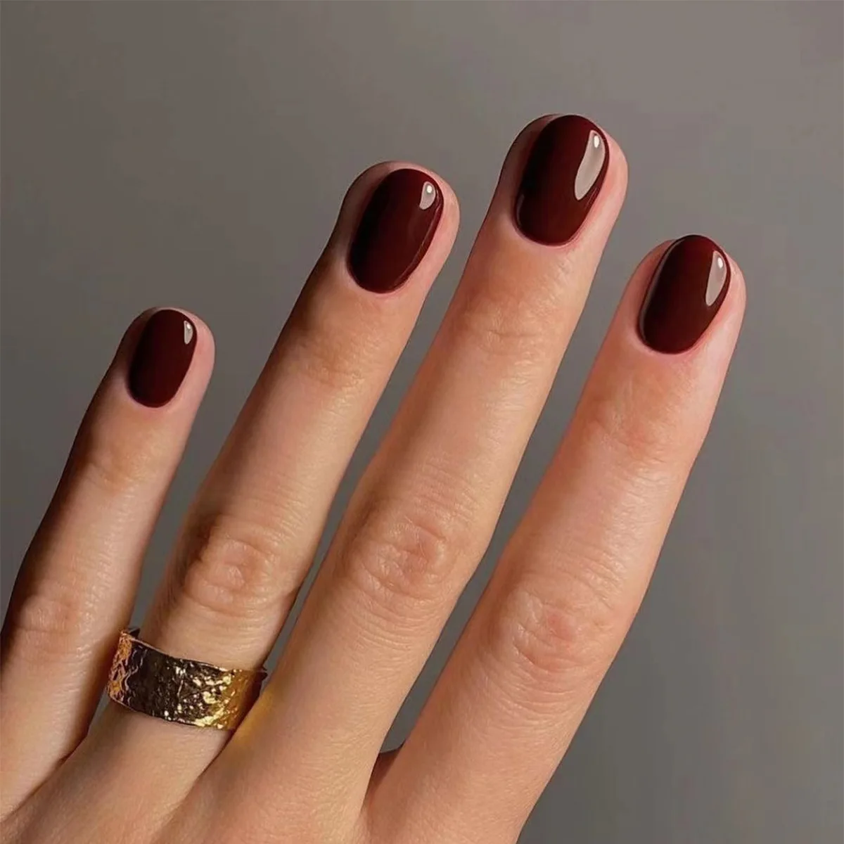 Nail Art Fake Nails - 24 ชิ้นสีทึบกดบนเล็บสั้นสแควร์รอบเล็บปลอม Glossy Dark เล็บสวมใส่ที่ถอดออกได้ฤดูใบไม้ร่วงฤดูหนาวเล็บปลอม