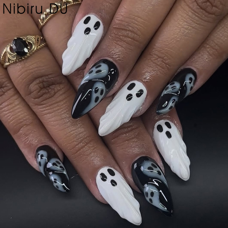 เล็บปลอม 30 ชิ้น รูปทรงอัลมอนด - Nail Art Emerald บทวิจารณ์และราคา